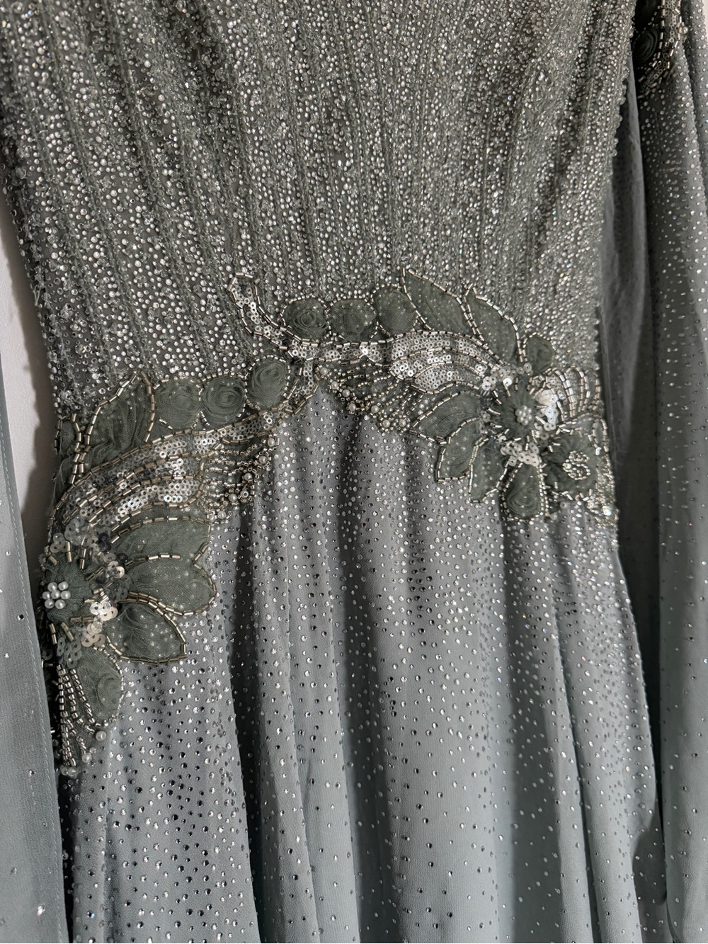Dubai Elegant Sage Green Maxi Dress with Sparkle Detail - Picture 3 of 5